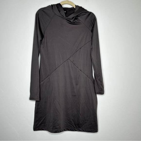 Betabrand Dresses & Skirts - Betabrand Red Eye Charcoal Gray Long-Sleeve Travel Dress Size Small Hooded